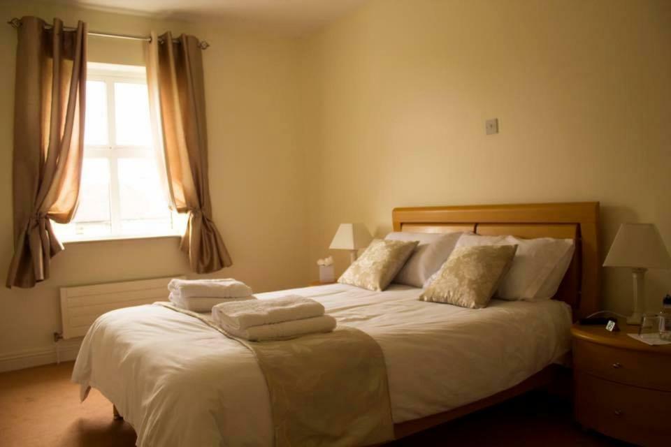 Mulberry Lodge Guest House Ballyhaunis Exterior photo